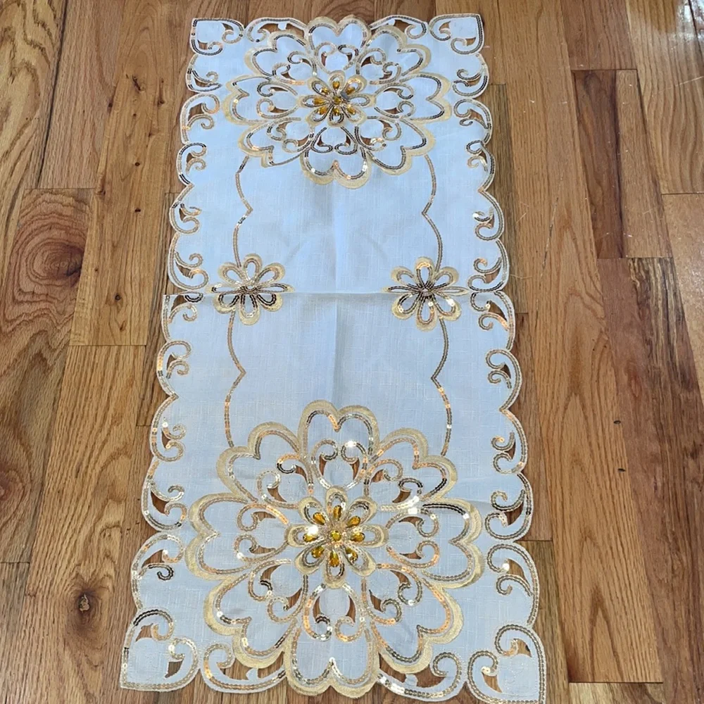 NEW Sequin floral Gold with being Rectangle table runner Doily 33 X15